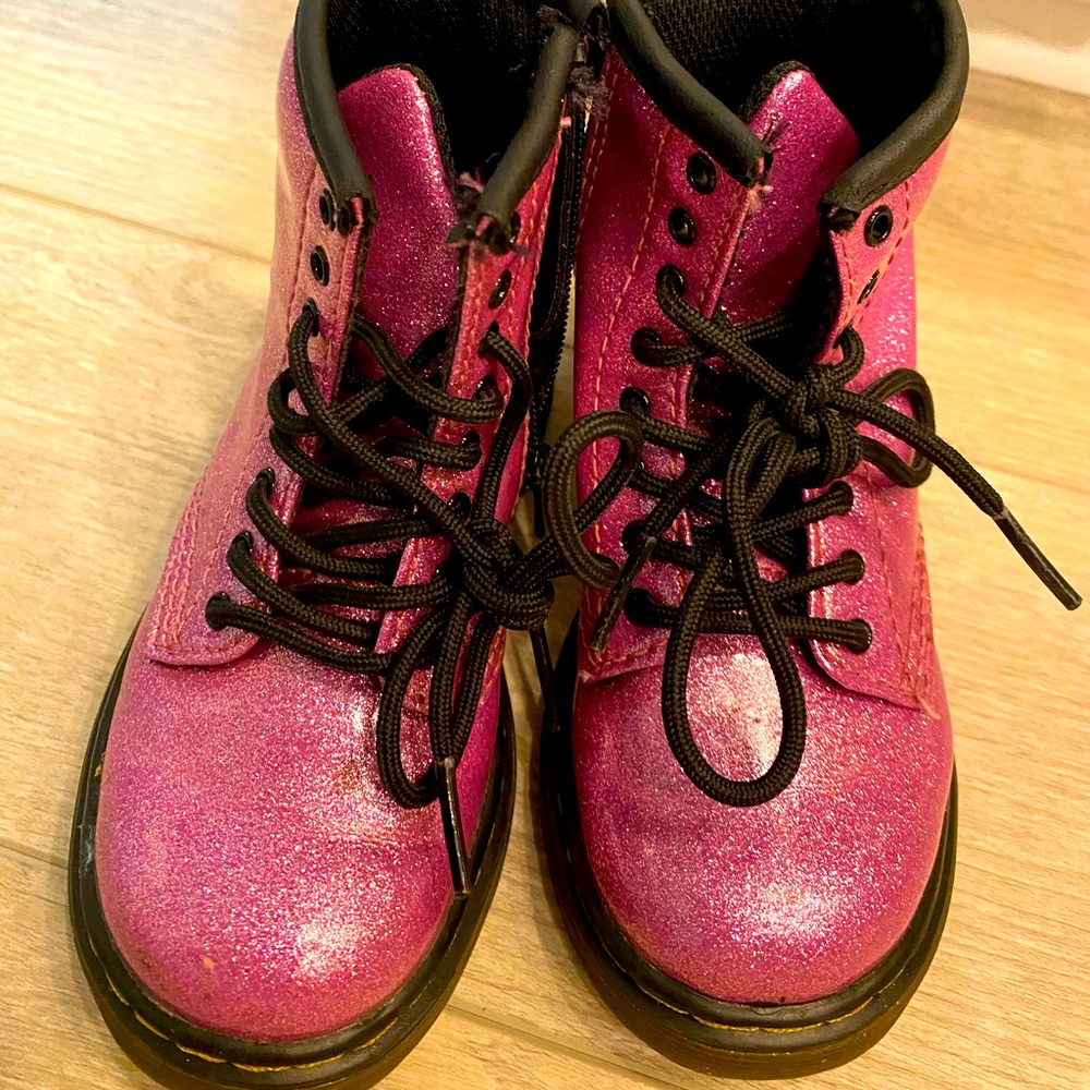 8T Purple glitter Dr Martens (7UK). Lightly worn.